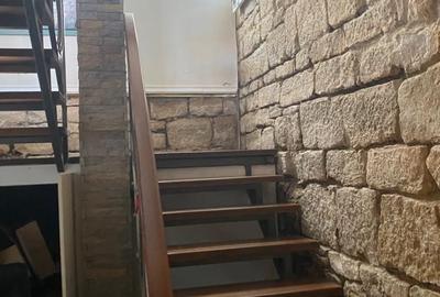 Casă individuală cu 6 camere cu Teren 100 Mp în Ultracentral - 2