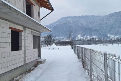 Casă cu 4 camere cu Teren 2689 Mp în Vișeu de Mijloc - 5