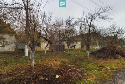 Teren cu casa demolabila in Sustra - 2