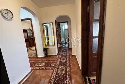 Apartament 3 camere decomandate – Str. Metalurgiei, Bacău - 3