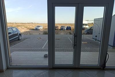 Spațiu comercial, de 44 mp, în Nord - 13