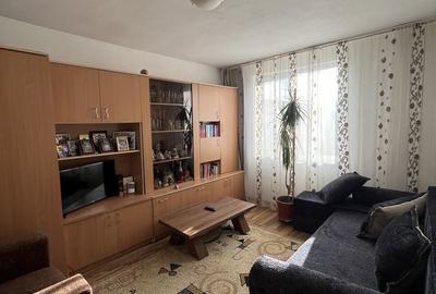Apartament cu 3 camere decomandat în Central - 1
