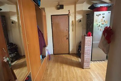 Apartament cu 3 camere semidecomandat în Berceni - 4
