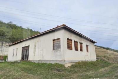 Casă cu 7 camere cu Canalizare în Șoimuș - 1