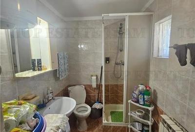 Casa cocheta cu gradina superba 800 metri ultracentral Gaesti Casa cocheta cu gradina superba 800 metri ultracentral Gaesti - 16