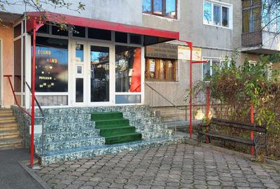 Spațiu comercial, de 85 mp, în Central - 4