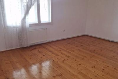 Casă cu 4 camere în Central - 3