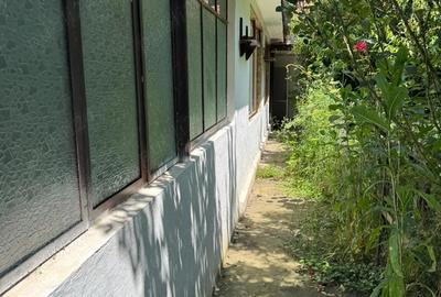 Casă cu 4 camere în Central - 2