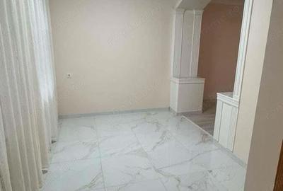 Apartament cu 3 camere în Central - 1
