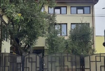 Casă cu 6 camere cu Teren 380 Mp în Central - 3
