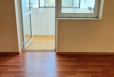 Apartament cu 3 camere decomandat în Câmpineanca - 4