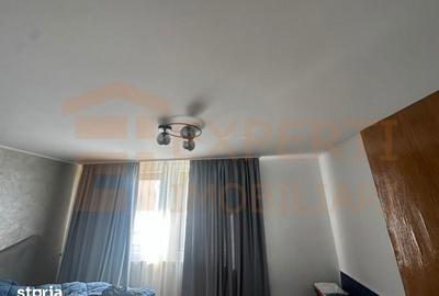Casă cu 10 camere cu Teren 1000 Mp în Km 4 - 1