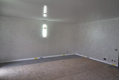 Casă cu 5 camere cu Teren 250 Mp în Central