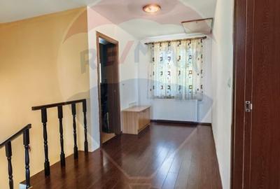 Casa / Vila cu 5 camere de vanzare - 23