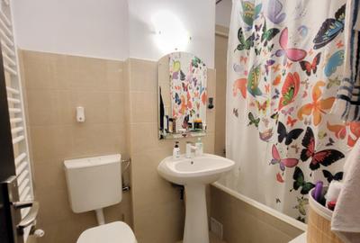 Pre? bun! Garsoniera gata de locuit in zona 9 Mai - 5