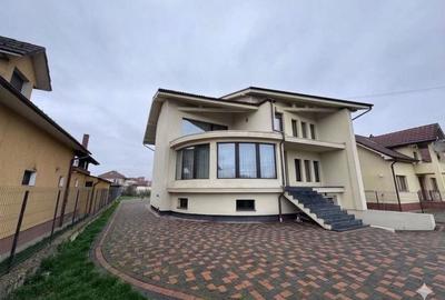 Casă cu 4 camere în Central - 6