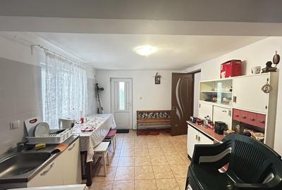 Casă cu 7 camere cu Teren 1000 Mp în Nord