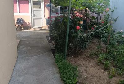 Casa 2 camere + bucatarie, curte 50 mp, Sector 1 - 7