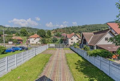 Casă cu 10 camere cu Teren 1074 Mp în Moieciu de Jos - 7