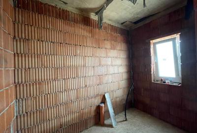 Duplex cu 3 camere cu Canalizare în Moșnița Nouă - 2