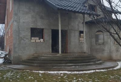 Casă cu Teren 680 Mp în Cătămărești - 4