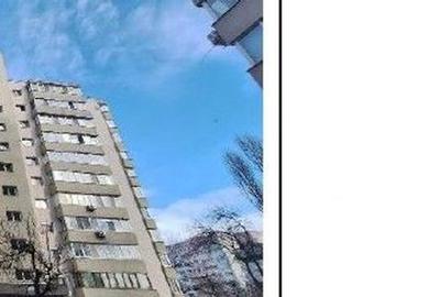 Garsonieră în Titan - 2