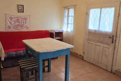 Casă cu 3 camere în Matei - 1