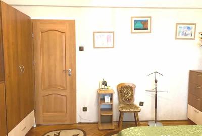 Apartament cu 3 camere decomandat în Capitale - 10