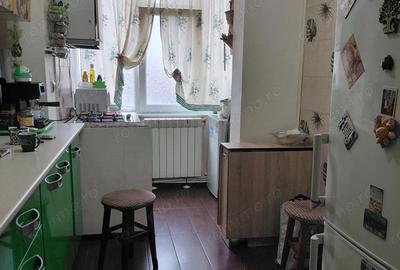 Apartament 2 cam Tiglina 2, etaj 2/4 ,pozitie excelenta - 2