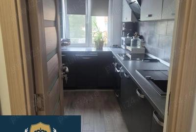 Apartament cu 3 camere renovat complet - Re?i?a, Bd. Republicii, langa muzeu - 2