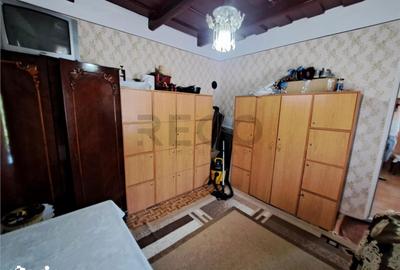Casă cu 4 camere cu Teren 1439 Mp în Central - 13