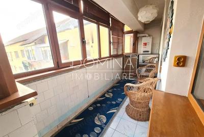 Apartament cu 3 camere semidecomandat în Central