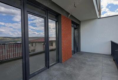 Casă cu 4 camere cu Canalizare în Florești