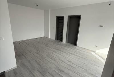 Apartament cu 2 camere în Km 4 - 6