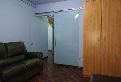 Ap. 3 camere, Centrala, PROPIETAR Megamall bd. Chisinau, stadionul National - 14