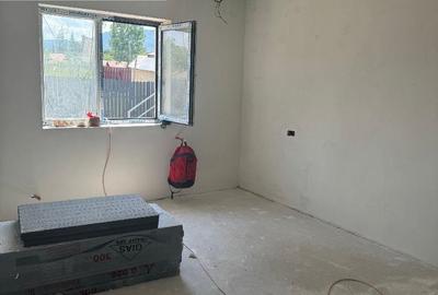 Ap 3 camere, parter (la vilă). Preț  80.000 euro REDUS de la 85.000 euro - 7