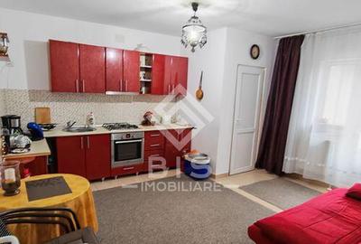 Casă cu 7 camere cu Canalizare în Central - 3