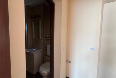 Apartament cu 4 camere semidecomandat, mobilat în Central - 31