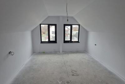 Casă cu 4 camere în Lumina - 2