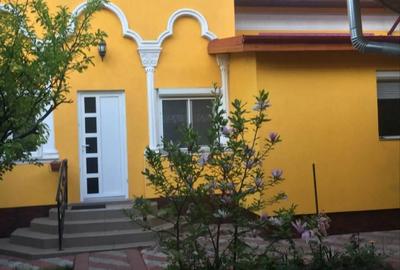 Casă cu 3 camere în Central