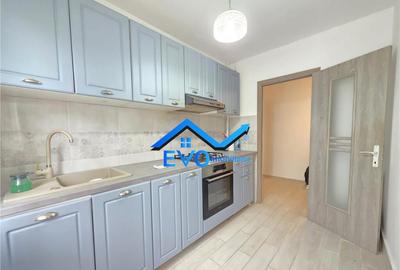 De , Apartament cu 3 camere , Semidecomandat , 67 mp , Podu - 1