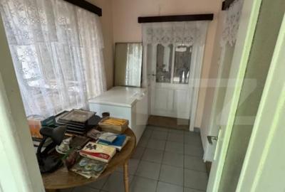 Casă cu 7 camere cu Teren 2461 Mp în Central - 2