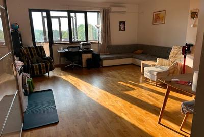 Apartament cu 3 camere decomandat în Roșu