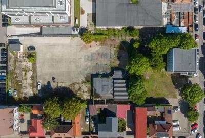 Teren de 3256 mp, în Județean - 7