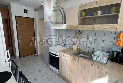 Apartament cu 3 camere semidecomandat, mobilat în Medicină