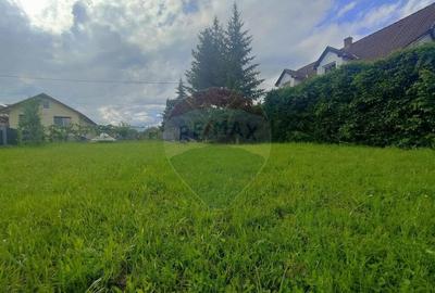 Teren de 613 mp, în Sadu