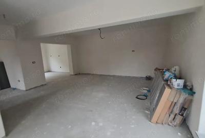 Casă cu Teren 345 Mp în Central - 1