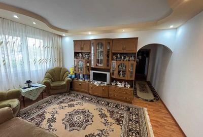 Apartament cu 3 camere semidecomandat în Craiovița Nouă - 5