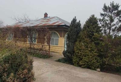 Casă cu 3 camere cu Teren 1410 Mp în Central - 1