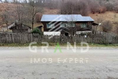 Casă individuală cu 3 camere cu Teren 4900 Mp în Valea Ierii